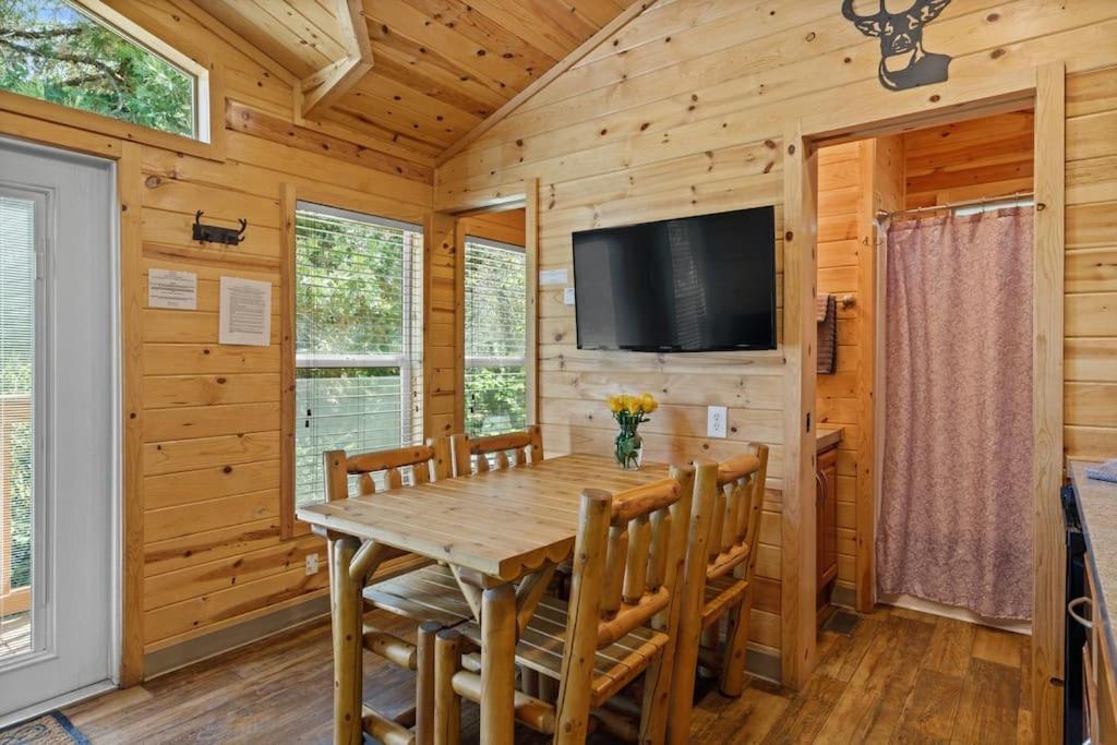 Deluxe Little Cabin 2 Min Stroll To Kern River Kernville Exterior photo